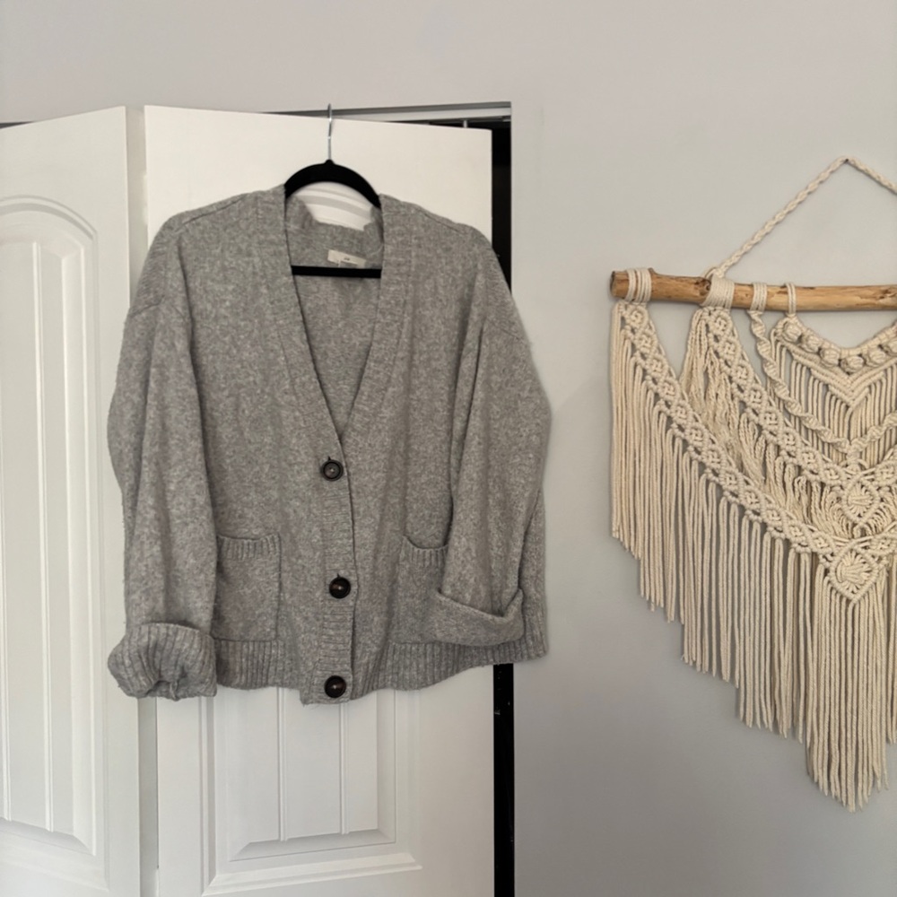 Slouchy grey women’s cardigan